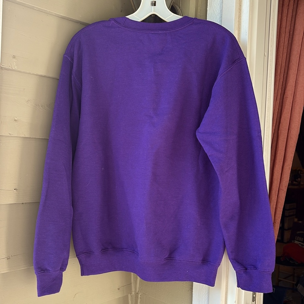 Gildan old fashion Thicker Purple Sweatshirt with cuter Harry Otter! NWOT. Sz S - Picture 4 of 4